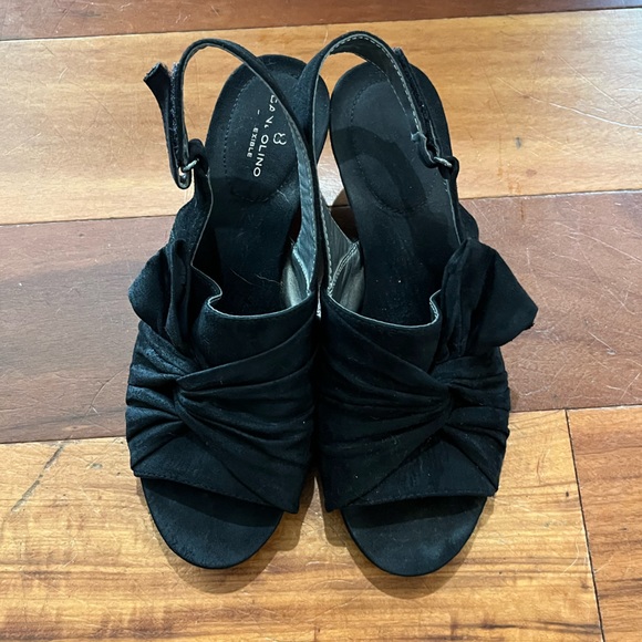 Bandolino black wedge sandals - Picture 4 of 11